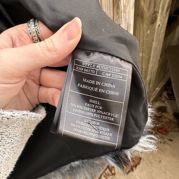 Pins & Needles Anthropologie Faux Fur Fluffy Animal Print Sweater Vest - Picture 6 of 8